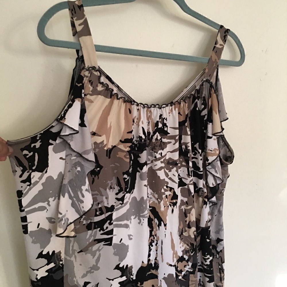 Silky ruffle tank! - Picture 3 of 4